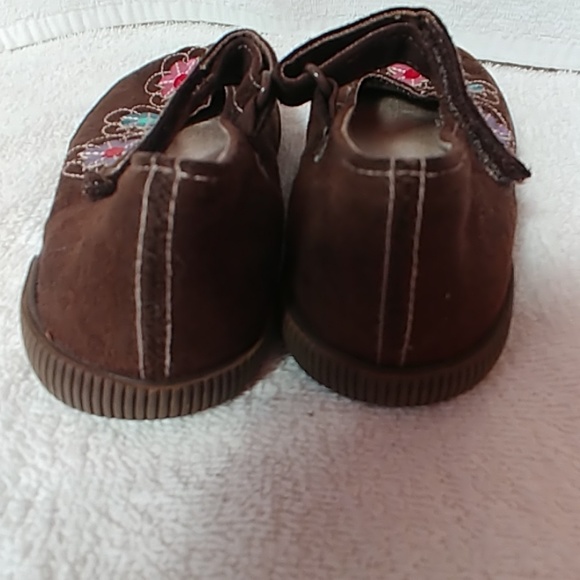 3/$15 Smartfit Toddler Girl Brown Flower Flats - Picture 4 of 8